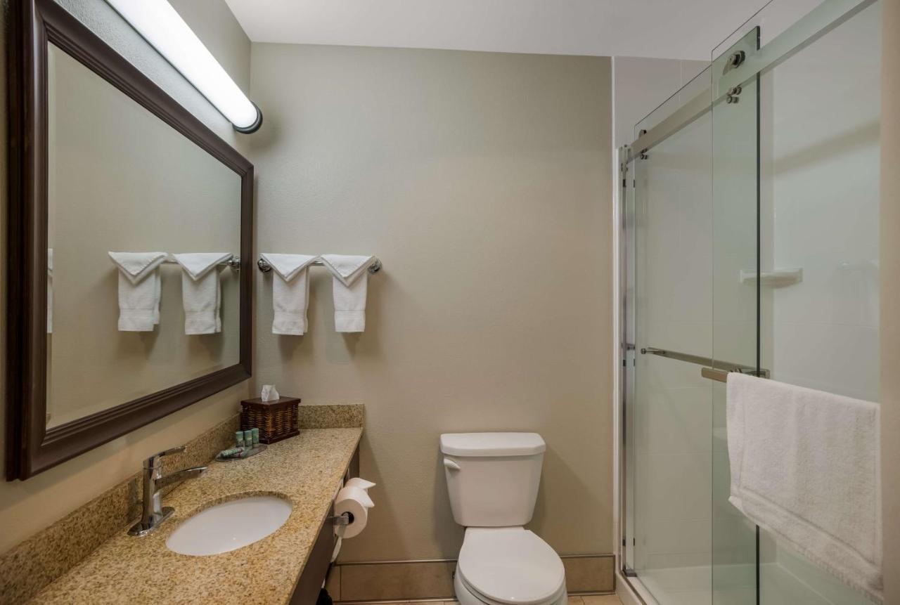Best Western Vermillion Inn Bagian luar foto