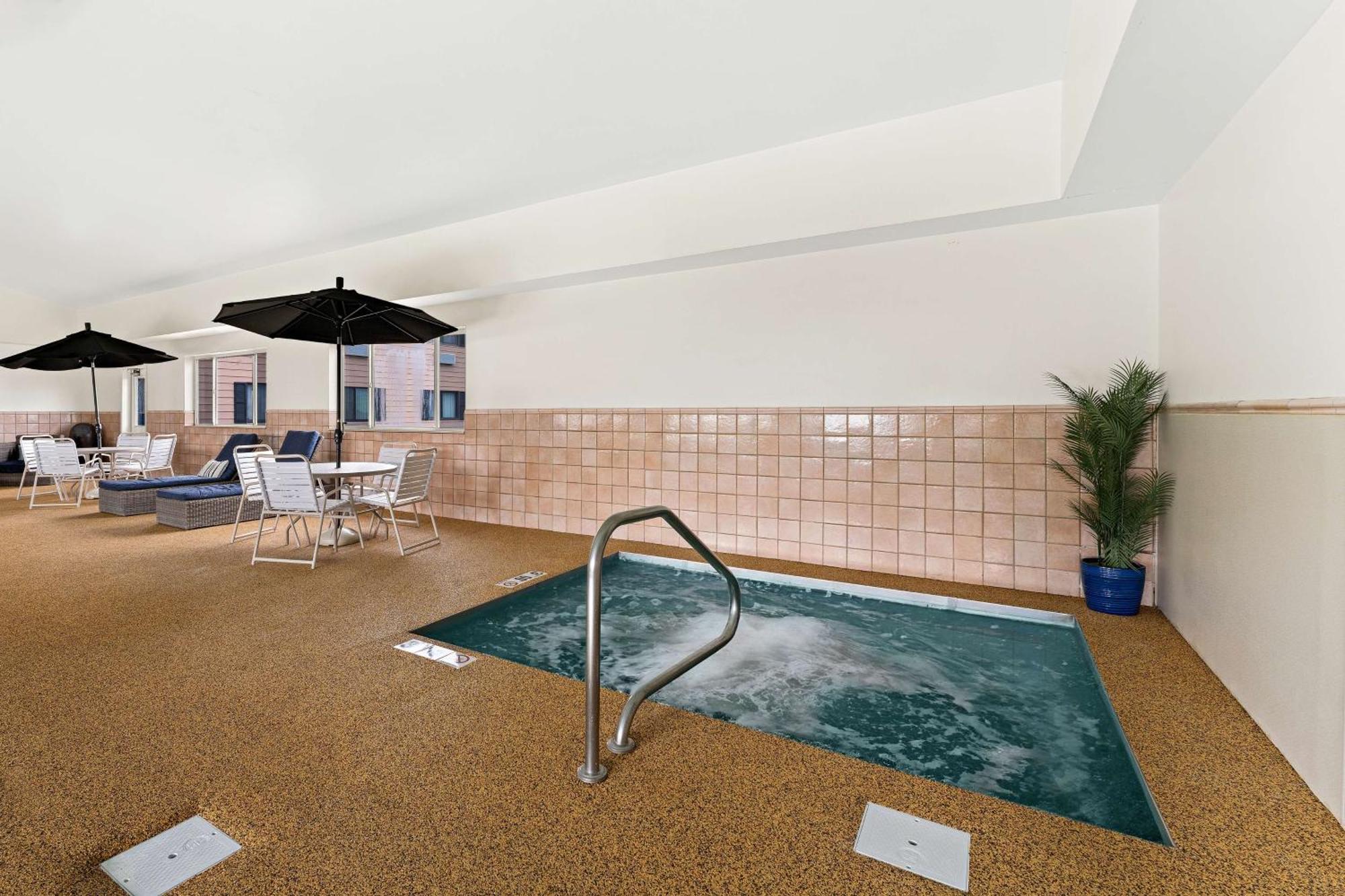 Best Western Vermillion Inn Bagian luar foto