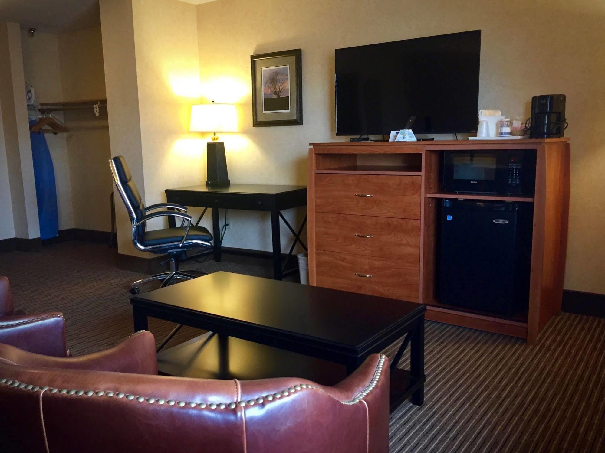 Best Western Vermillion Inn Bagian luar foto